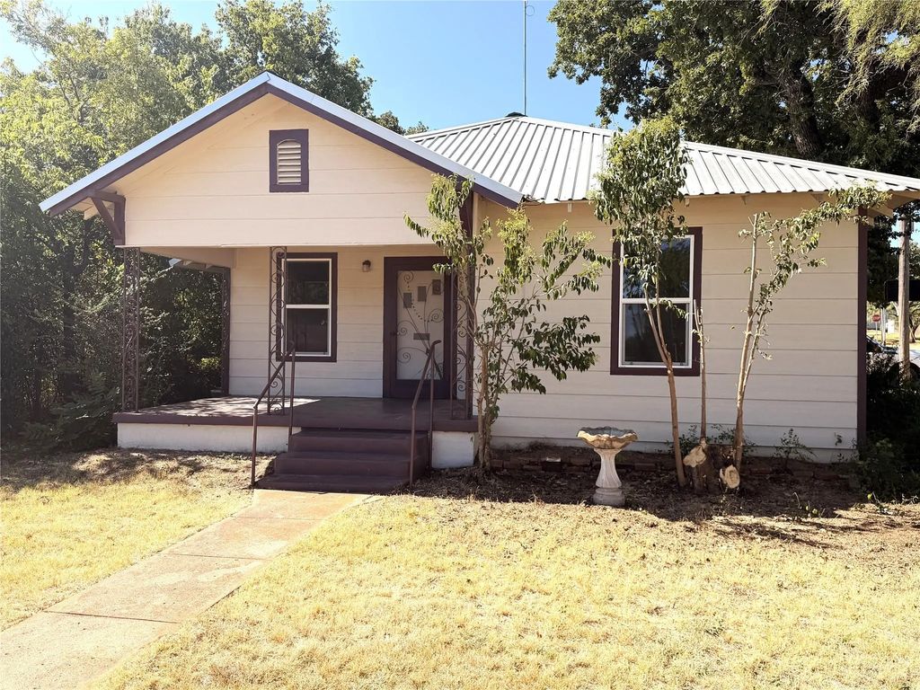 712 W Main Street, Eastland