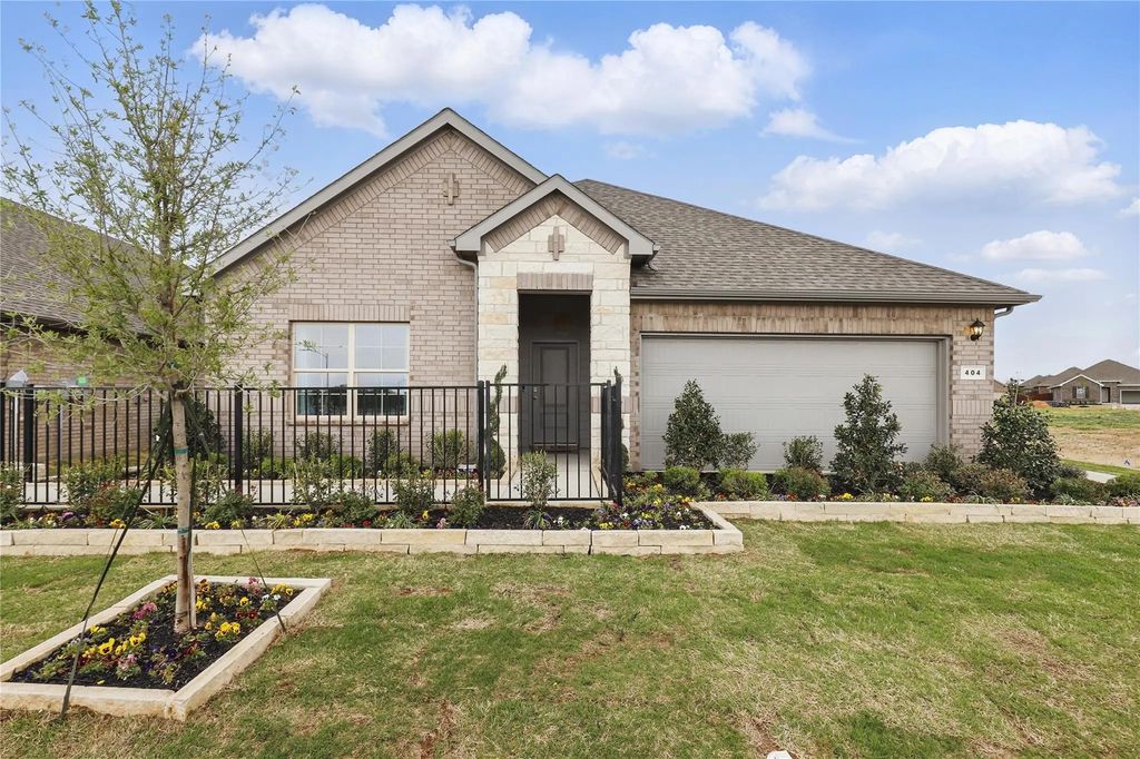 404 Sunday Silence Way, Granbury