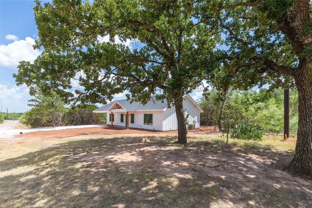 233 Britton Avenue, Ovalo