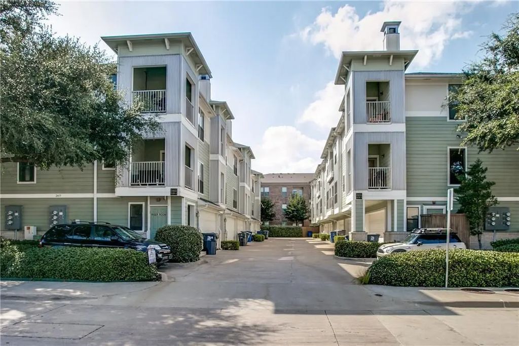2415 Stutz Drive D, Dallas