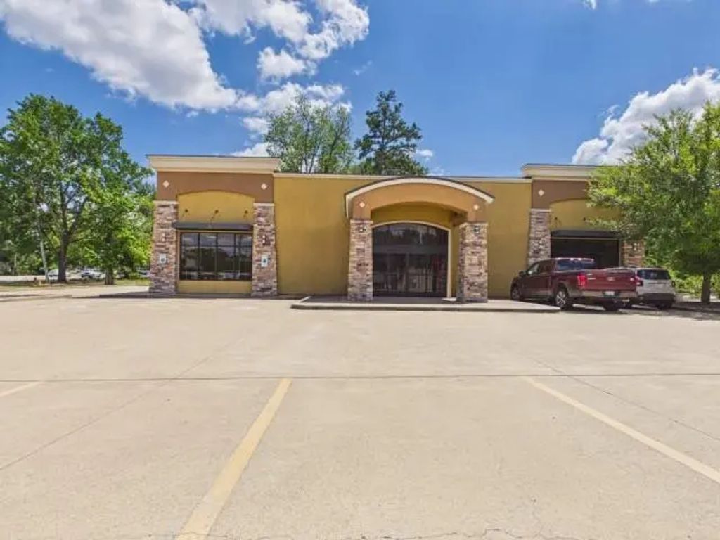 520 N Main, Lindale