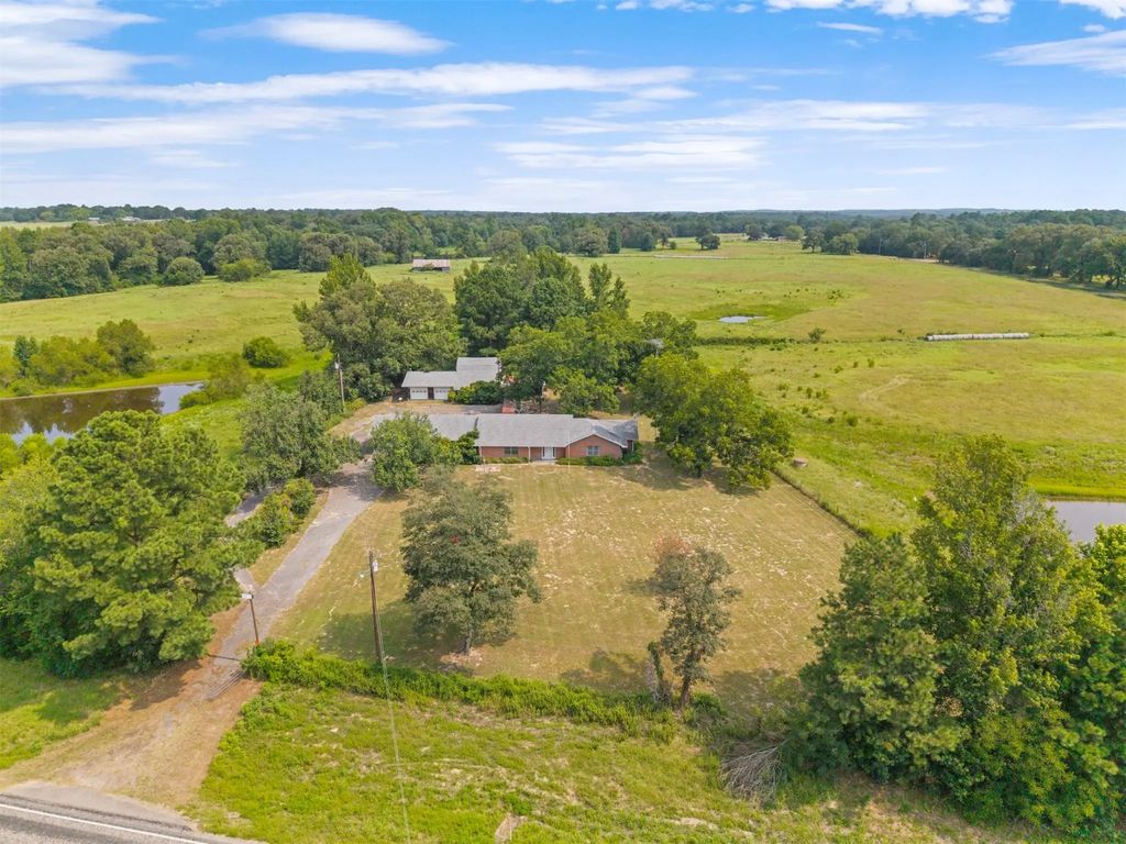 3349 E State Highway 154, Quitman