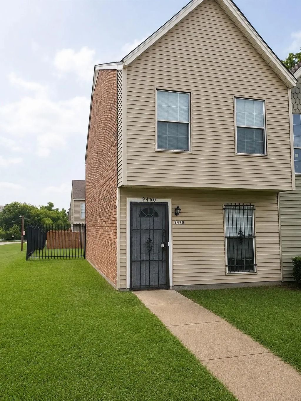 9460 Olde Towne Row, Dallas
