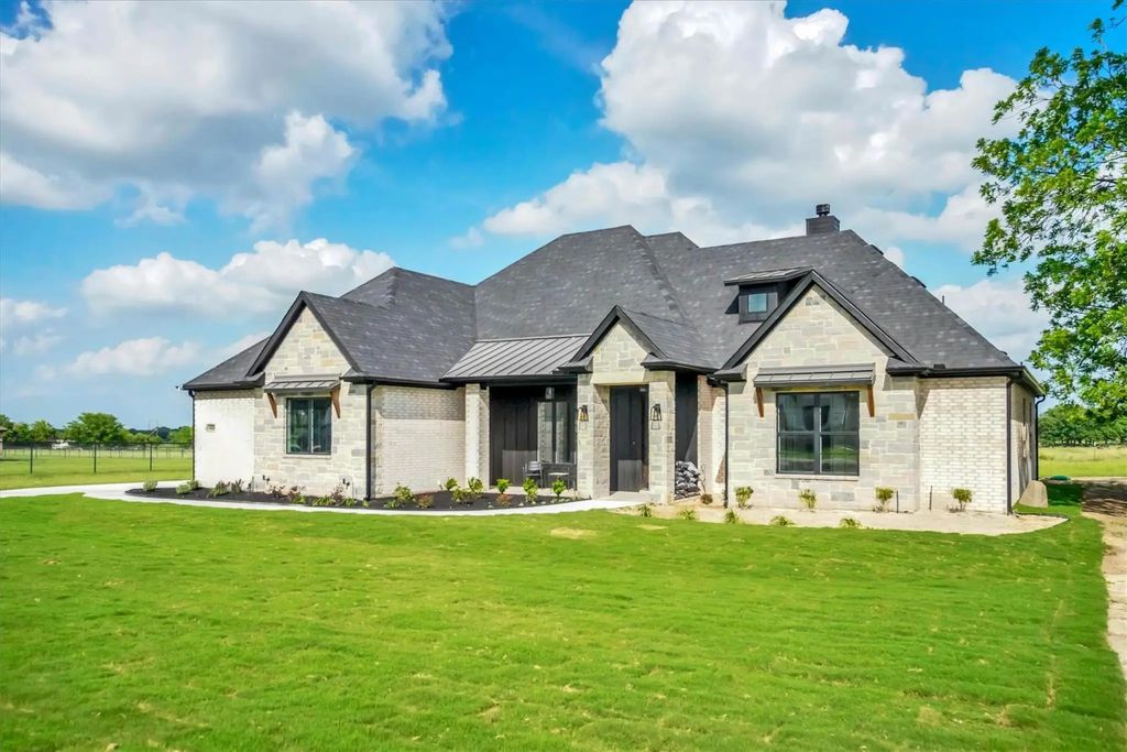 1028 Henry Way Road, Springtown