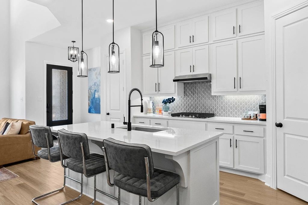 8117 Legacy Oak Drive, McKinney