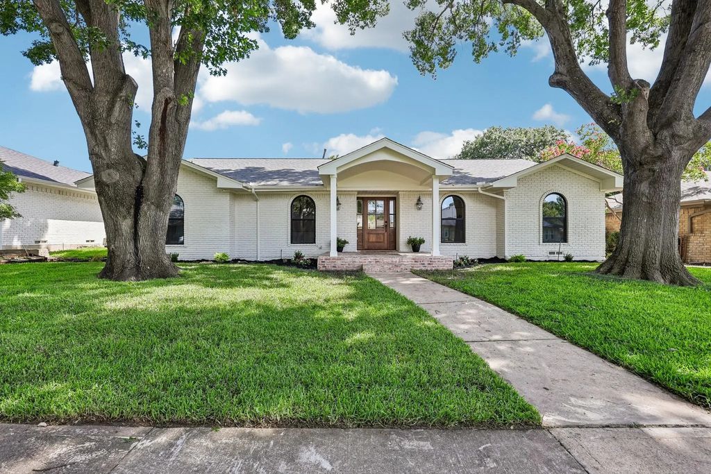 7330 Alto Caro Drive, Dallas