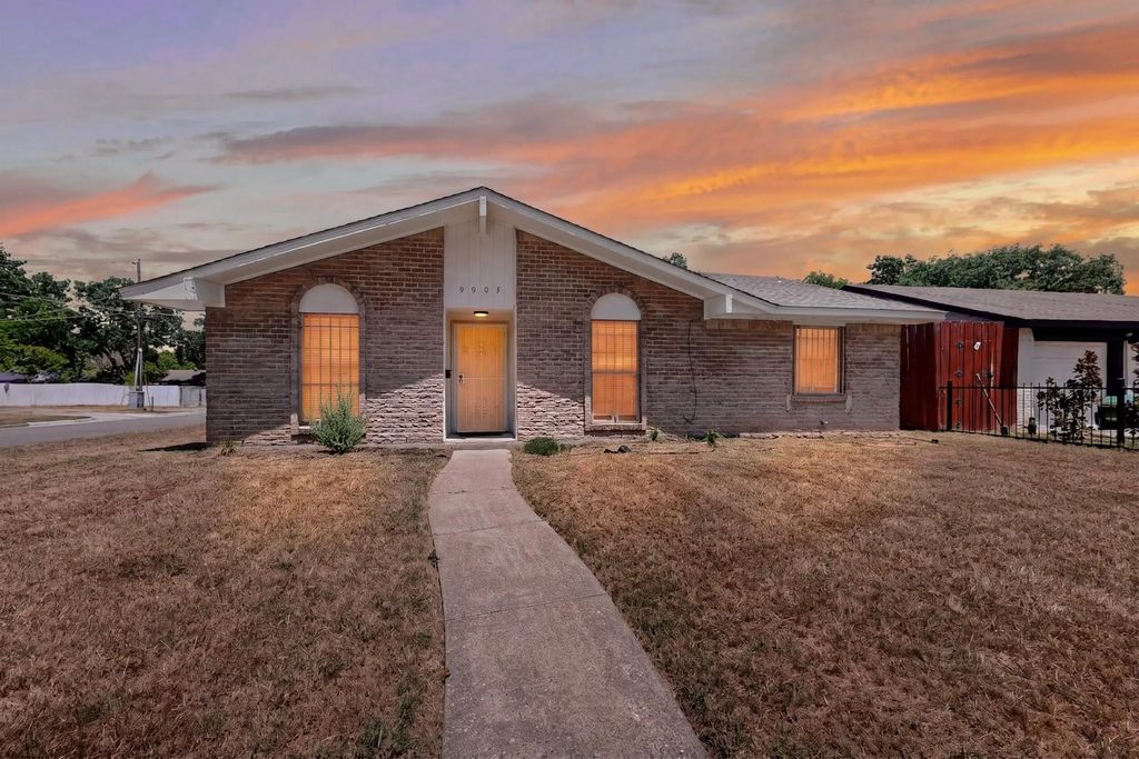 9905 Grove Oaks Boulevard, Dallas