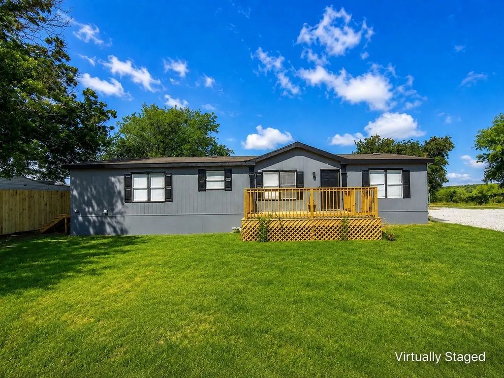 18327 Gholson Road, Waco