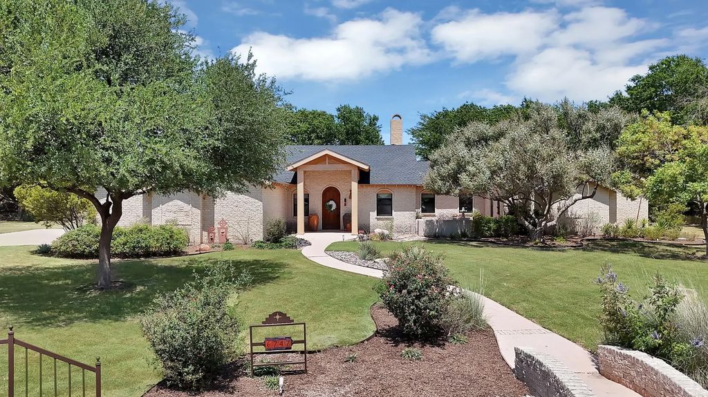 6747 Oak Hill Lane, Celina