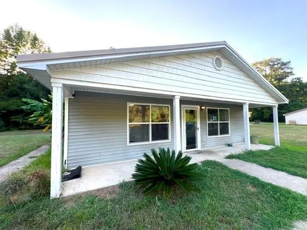 113 Millard Fuller Drive, Minden