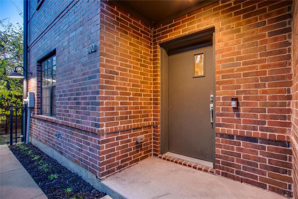 602 Finley Court, Dallas