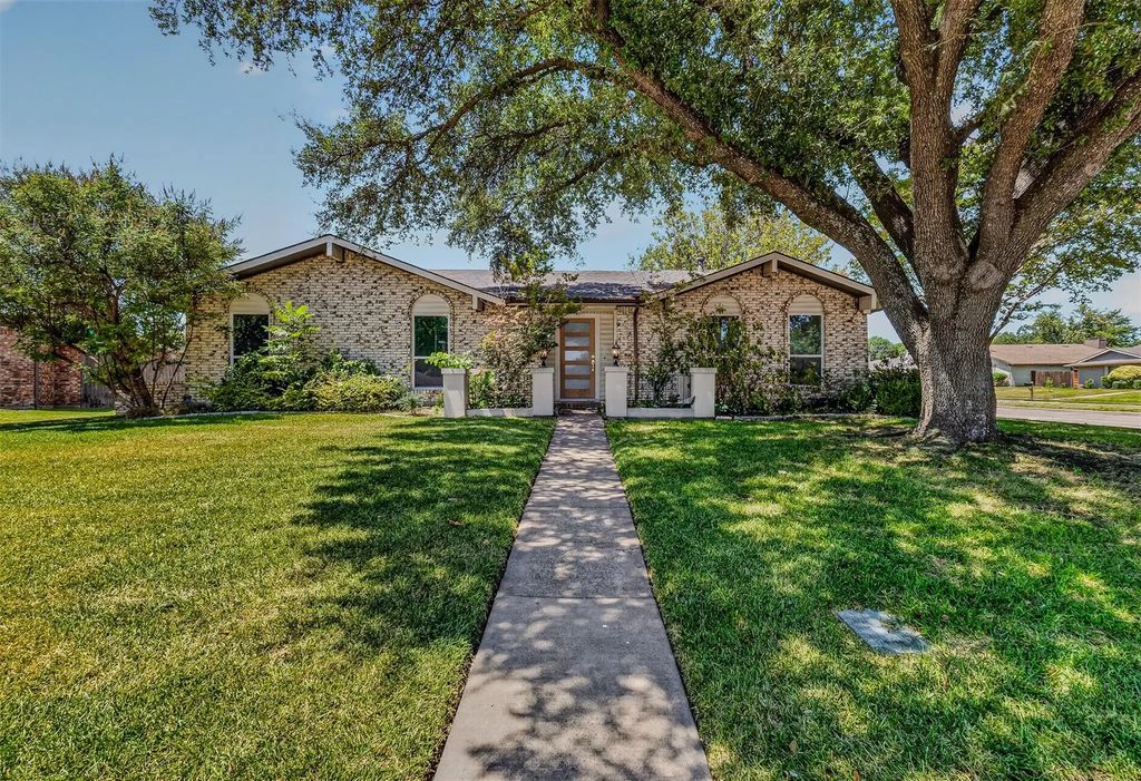 6 Collins Court, Richardson