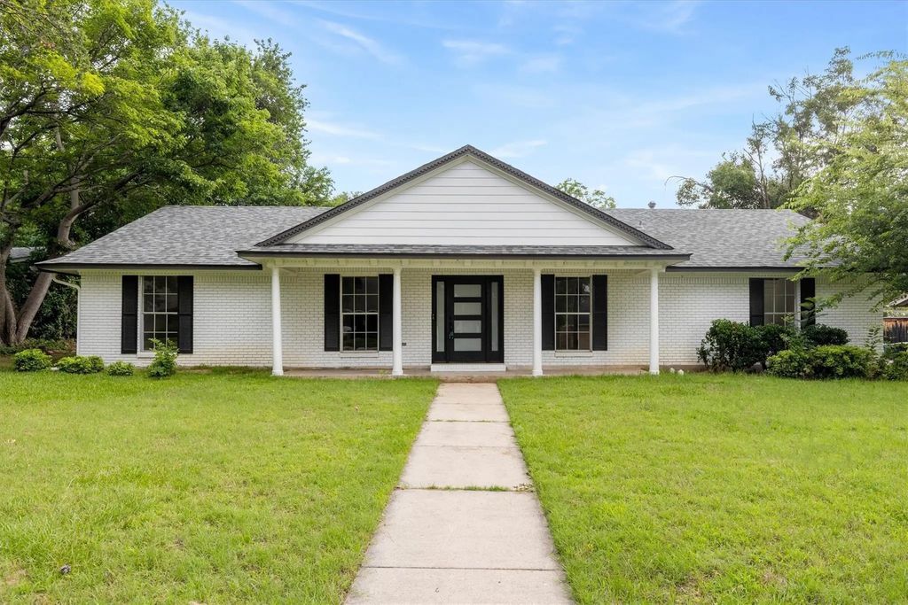 2203 Foxcroft Circle, Denton