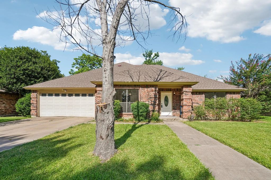 5629 Puerto Vallarta Drive, North Richland Hills