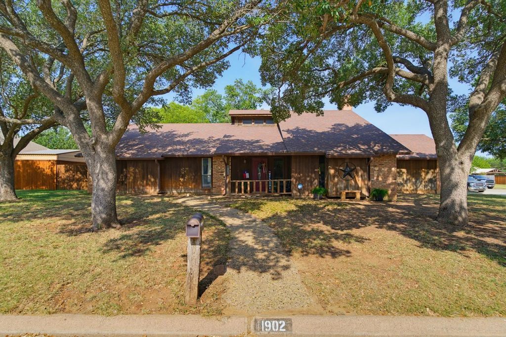 1902 Green Ridge Court, Abilene