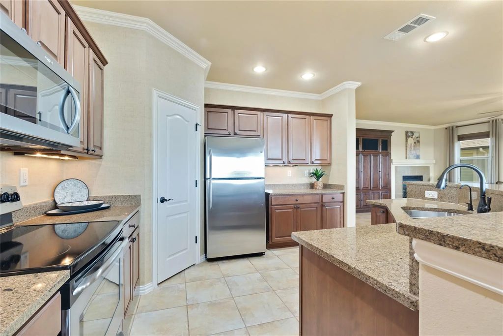 9201 Perimeter Street, Denton