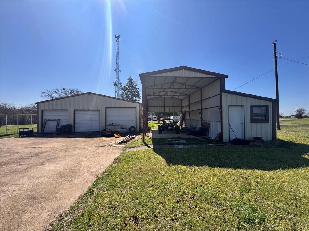8208 Pearl Street, Lillian