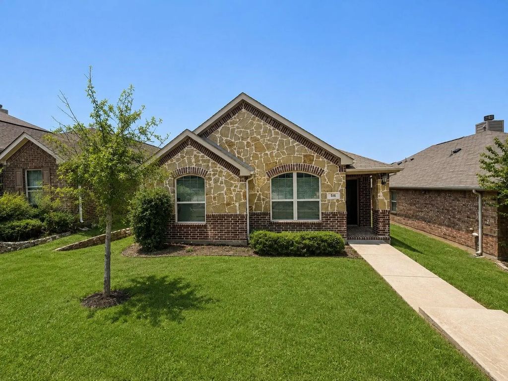 516 Cheyenne Drive, Aubrey
