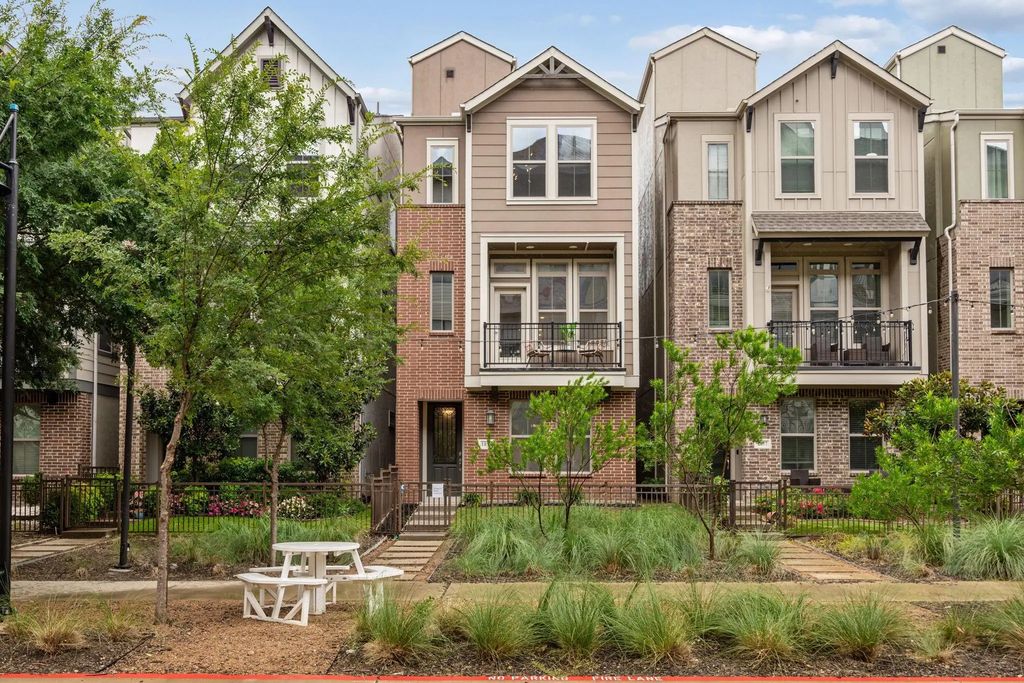 1071 Tea Olive Lane, Dallas