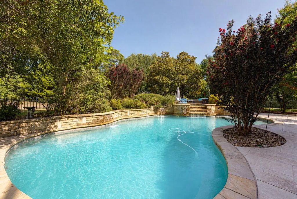 242 Ridgemont Drive, Heath
