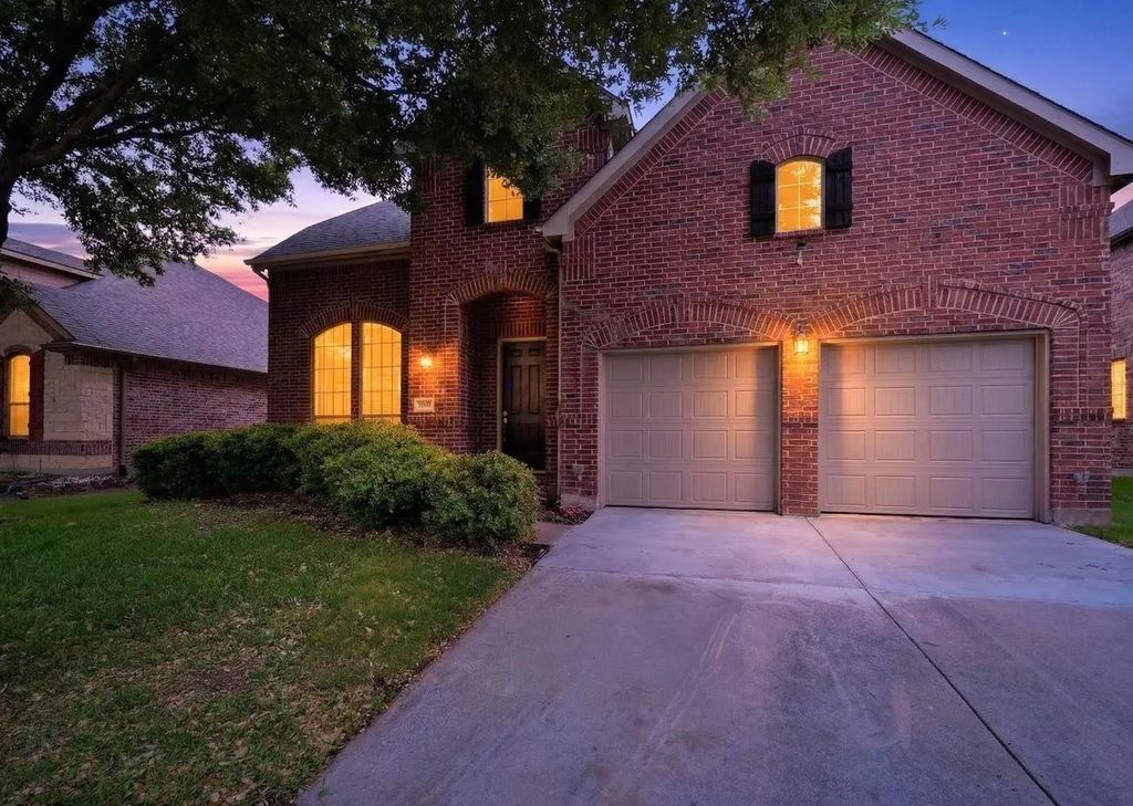 2717 Whispering Trail, Little Elm