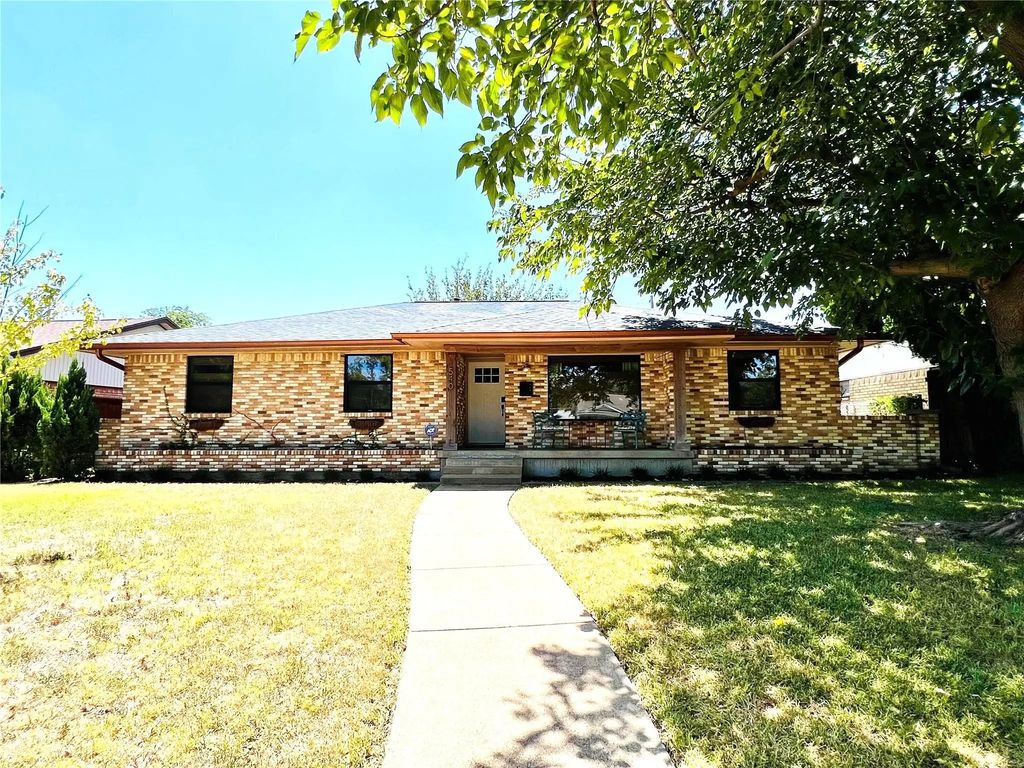 1540 Brook Valley Lane, Dallas