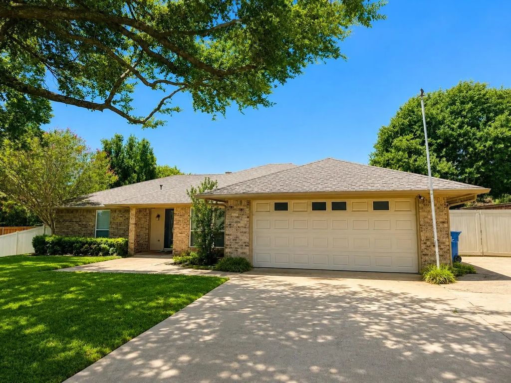 3313 Lakeview Drive, Grapevine