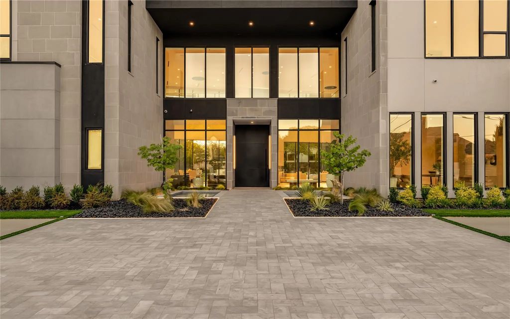 10011 Lennox Lane, Dallas
