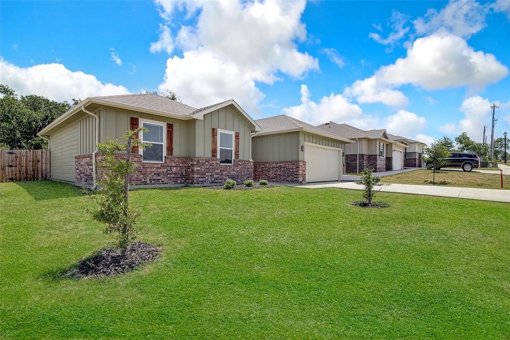 123 Wells, Cleburne