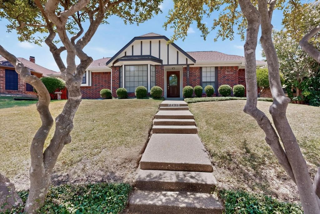 4431 Silverthorn Drive, Mesquite