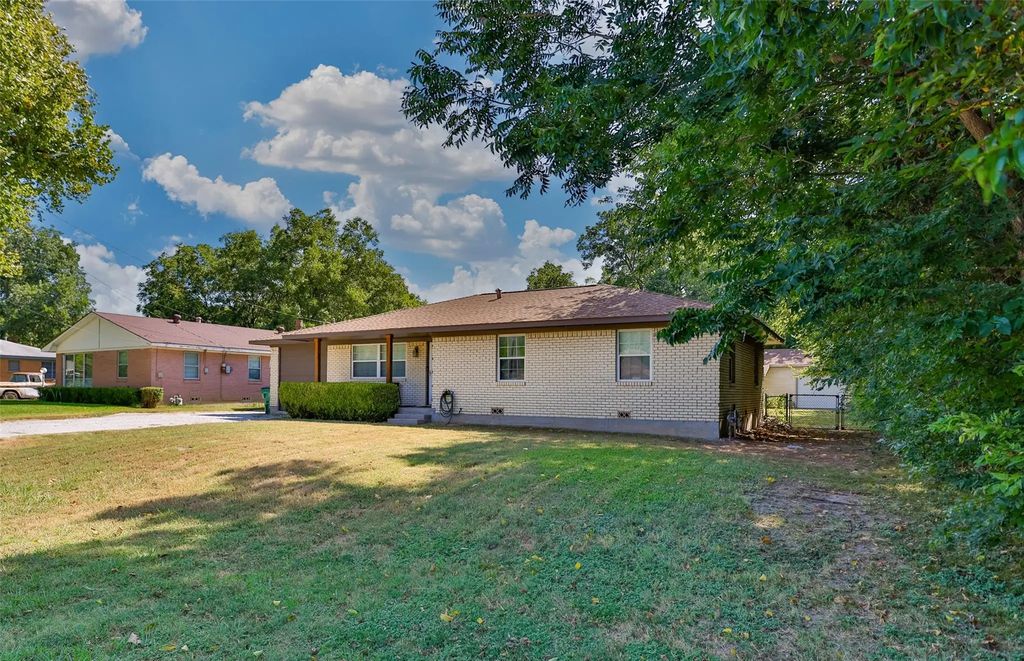 1634 Old Denton Road, Gainesville