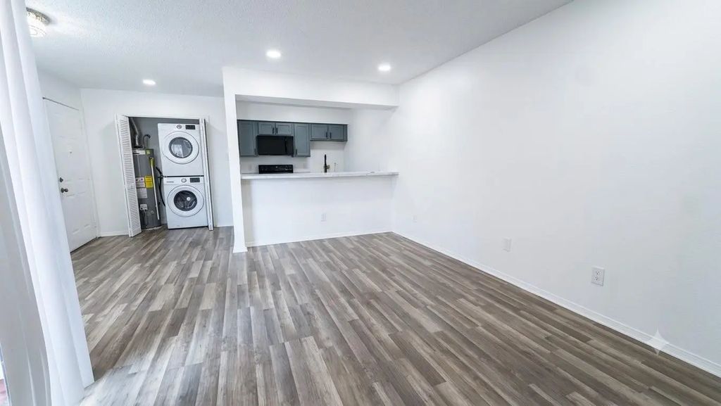 9813 Walnut Street 302, Dallas