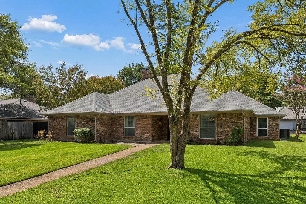 6611 Elvedon Drive, Dallas