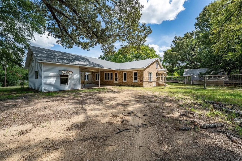 5250 Fm 2494, Athens