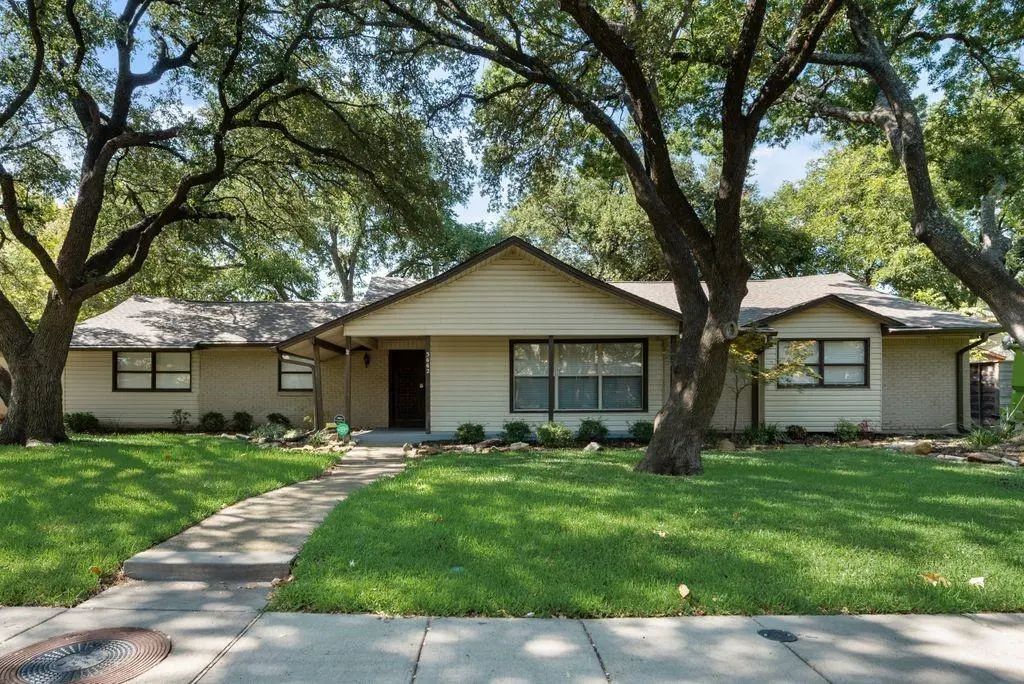 3662 Weeburn Drive, Dallas
