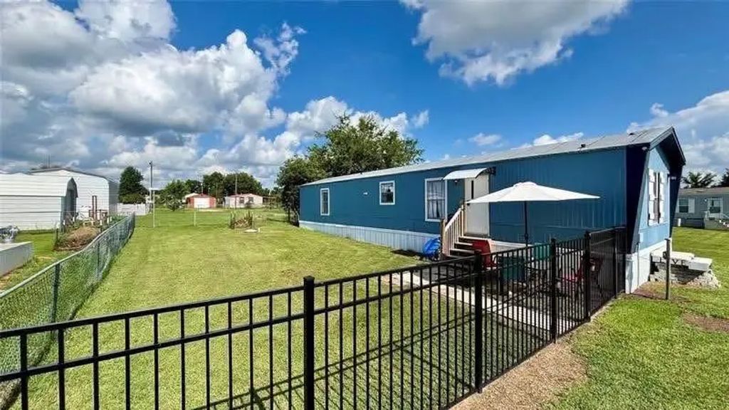 232 White Dove Drive, Quitman