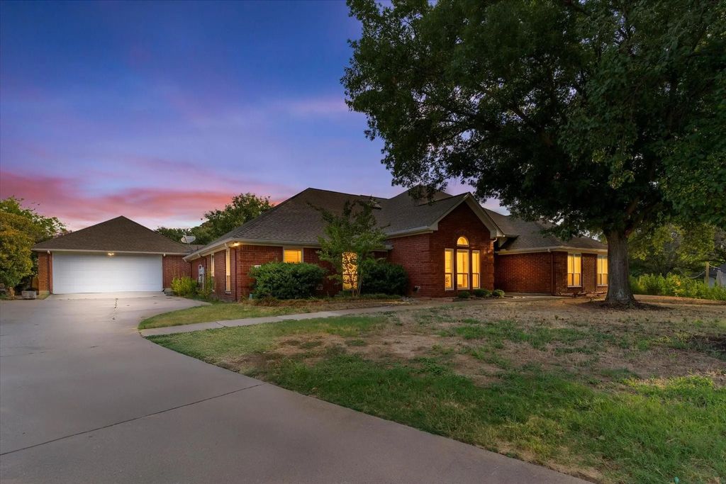 501 Valle Vista Court, Keller
