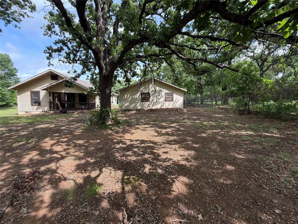 2512 Timber Road, Burleson