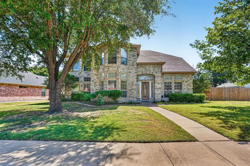 7402 Silver Lake Drive, Rowlett