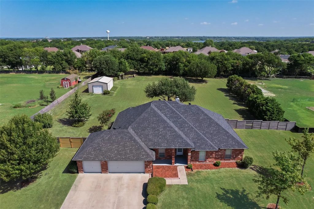 268 Shoreview, Lavon