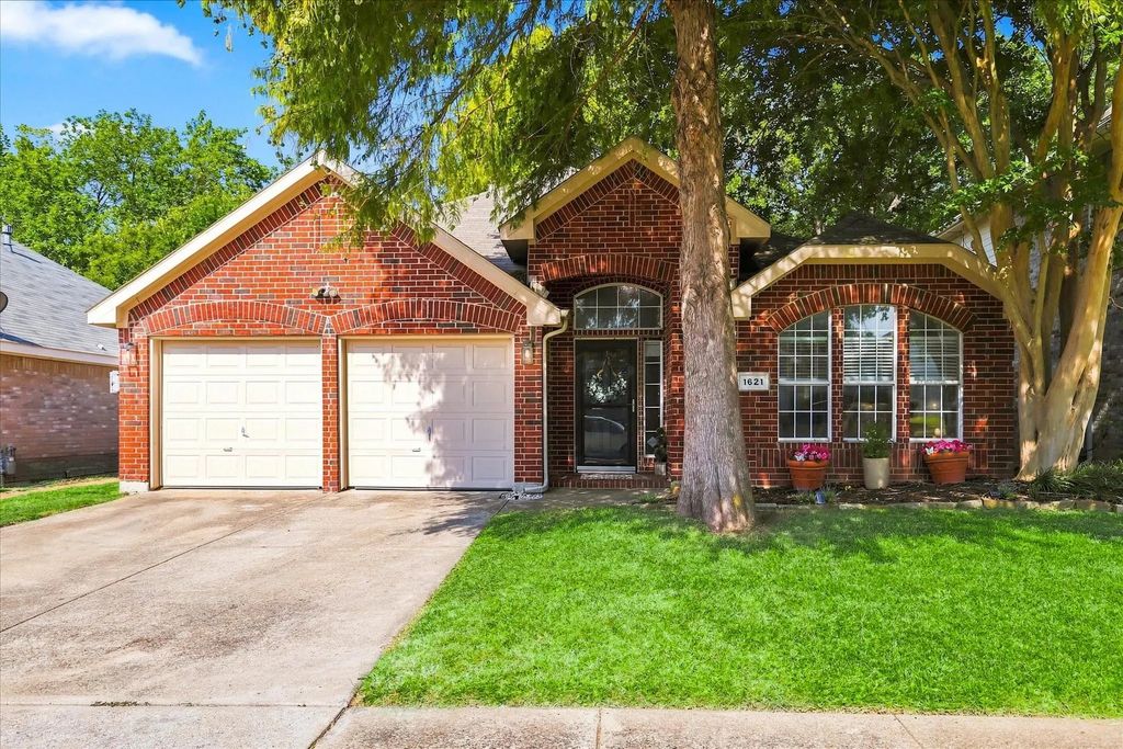 1621 Nicole Lane, Garland