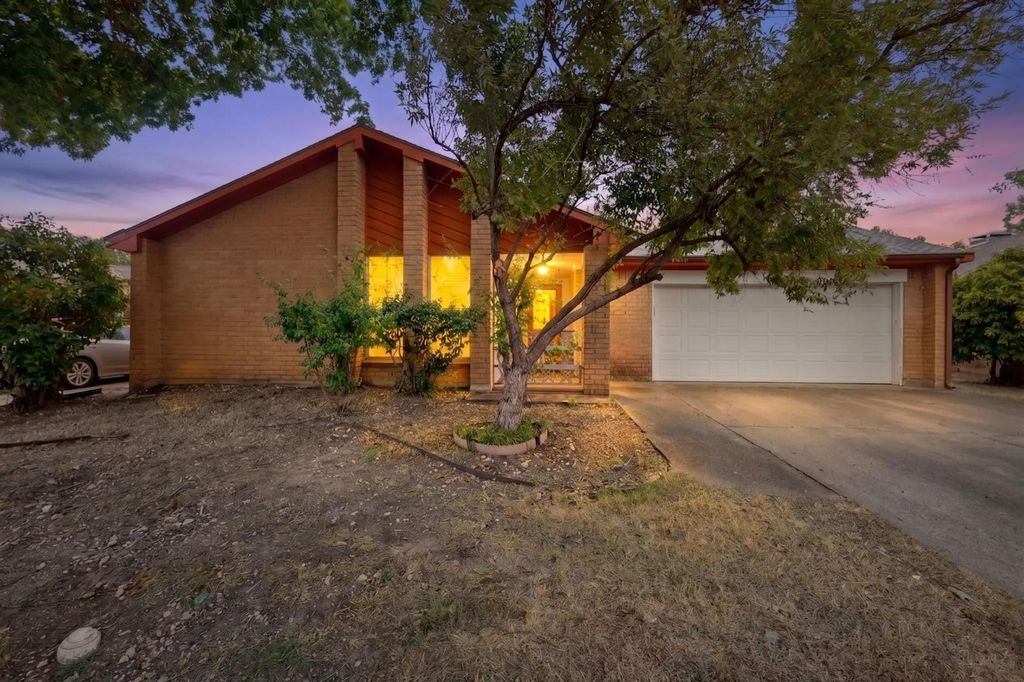 1003 Candlewood Drive, Allen