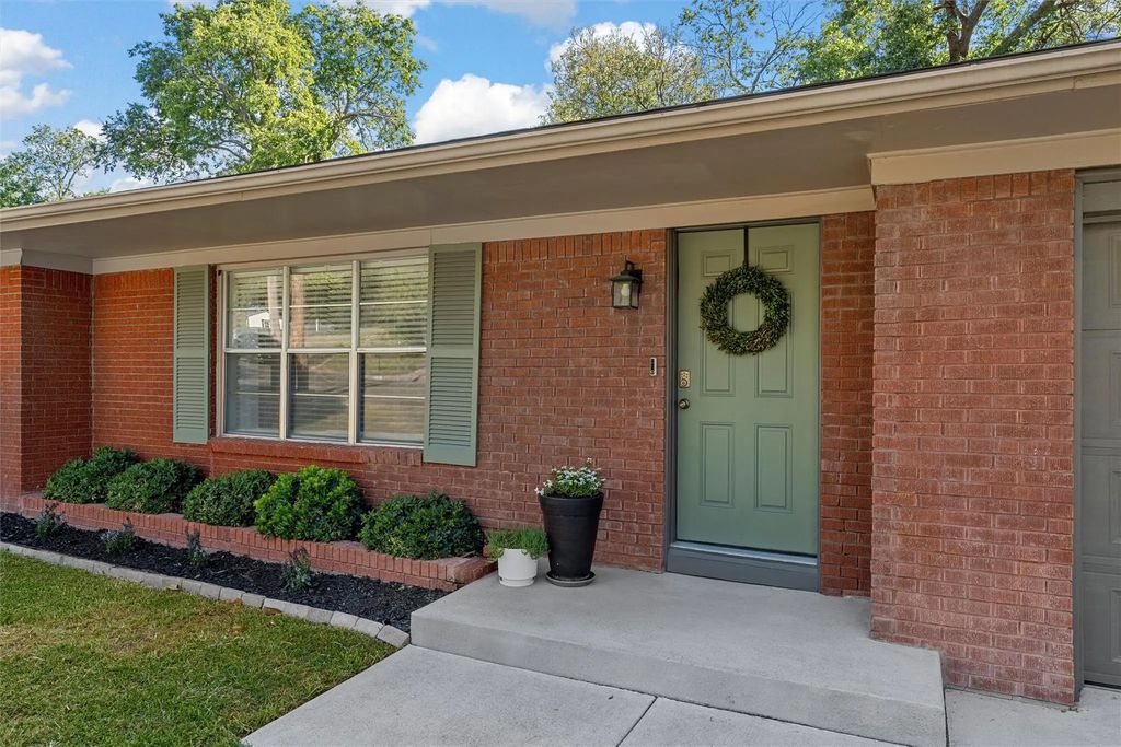 2330 Oak Cliff Drive, Waco