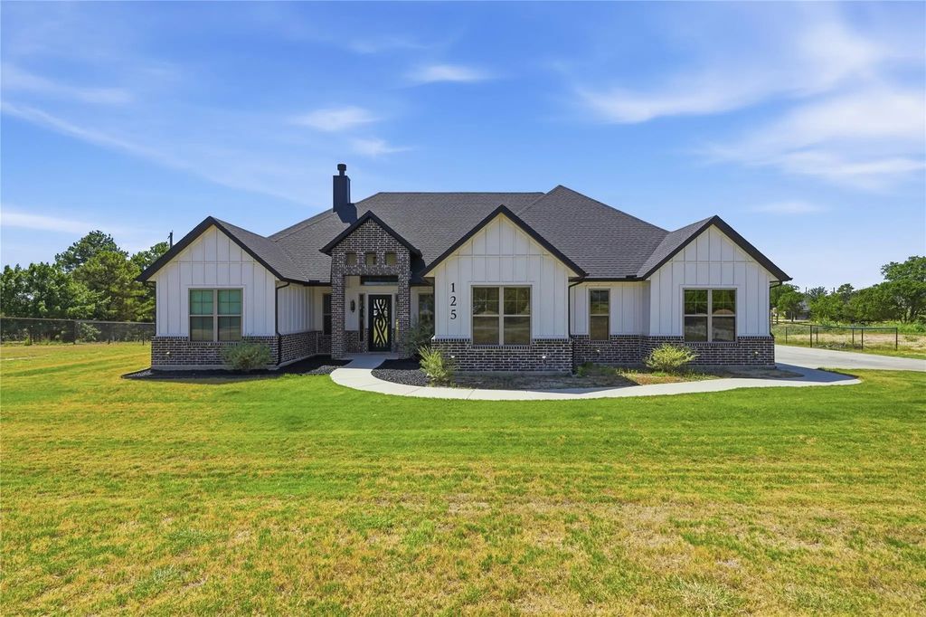 125 County Road 4865, Azle