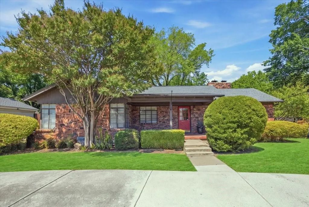3808 Trail Lake Drive, Fort Worth