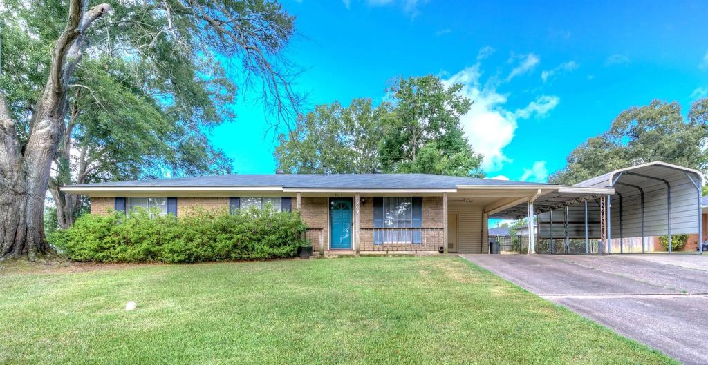 909 Nella Street, Minden