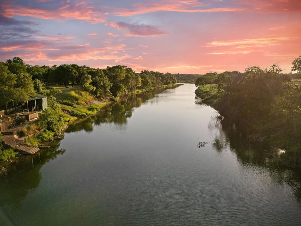Tbd River Road, Waco