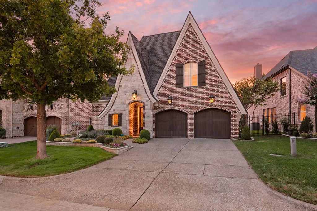 805 Creekview Lane, Colleyville