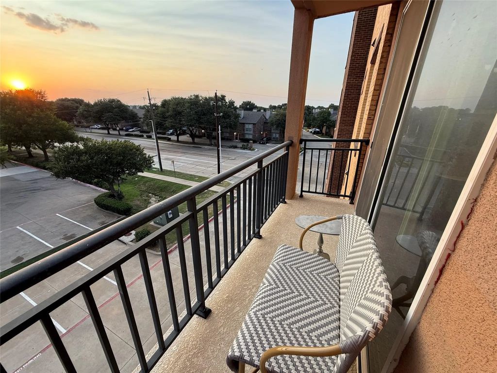 1220 W Trinity Mills Road 3010, Carrollton