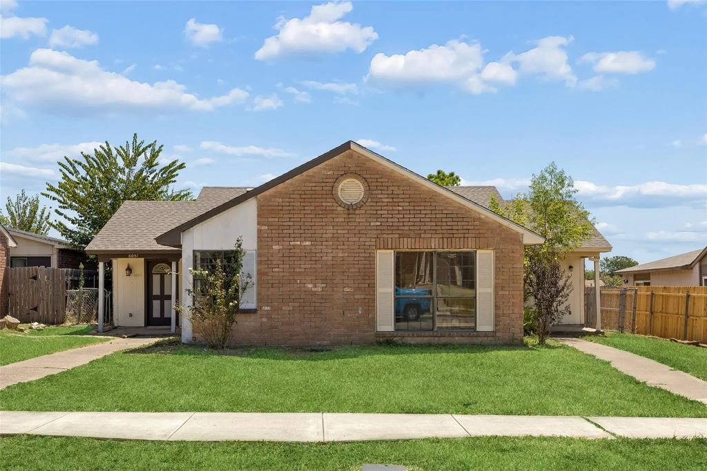 6051 Dooley Drive, The Colony